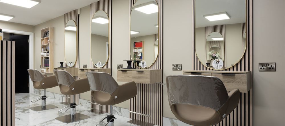MARU hair 本店のセット面