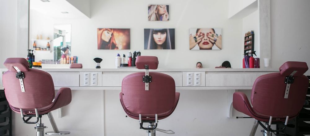 MARU hair 駅前店のセット面